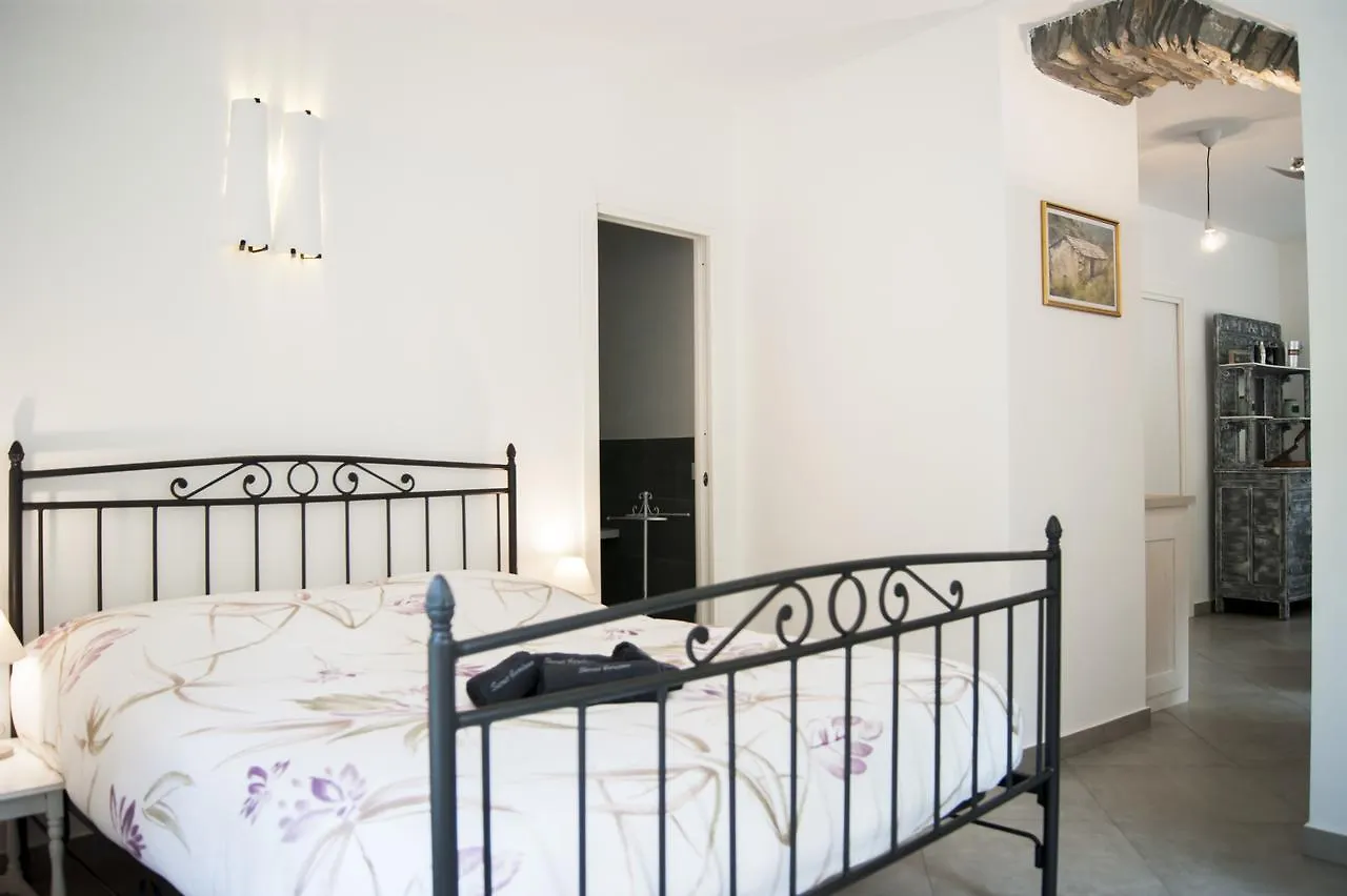 Secret Gardens Bed & Breakfast Borgomaro